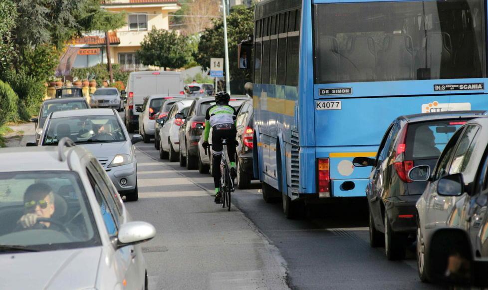 Caos per i lavori sulla Sarzanese 