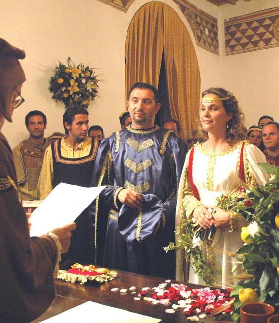 Suvereto, nozze medievali con cerimonia alla Rocca 