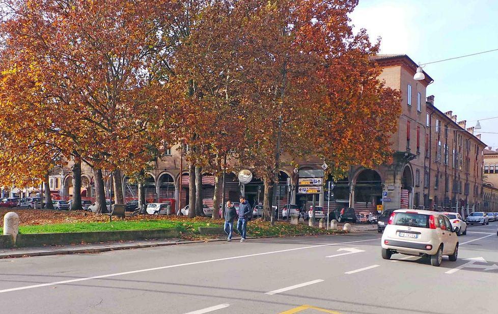 Ragazza scippata, presa la borsa 
