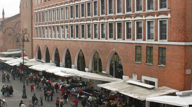 Posti-mercato a gara, ma si sa già tutto