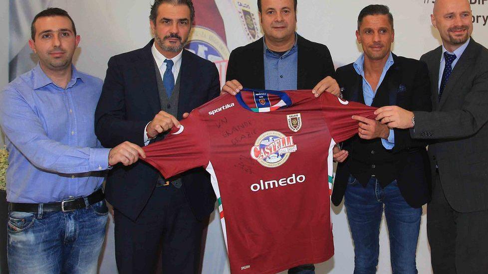 Il ring del Pala Fanticini si tinge di granata