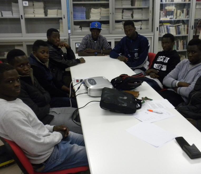 Quando i migrantes diventano “studentes” 