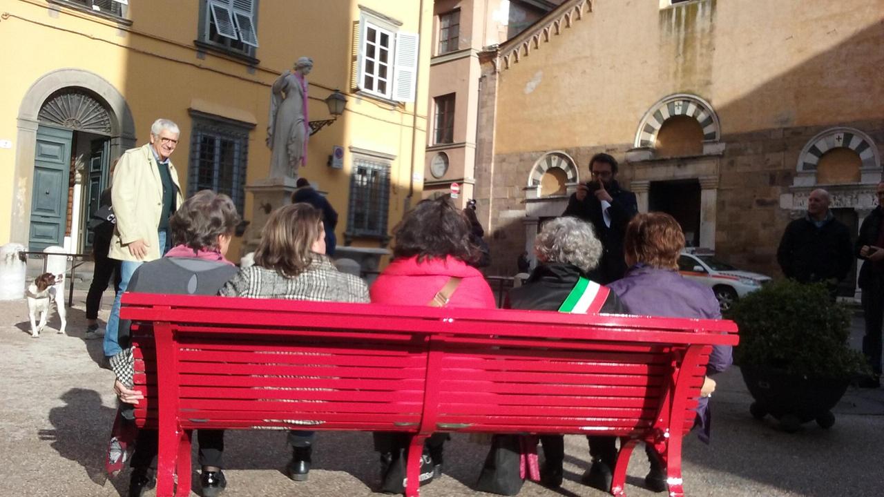 La panchina rossa