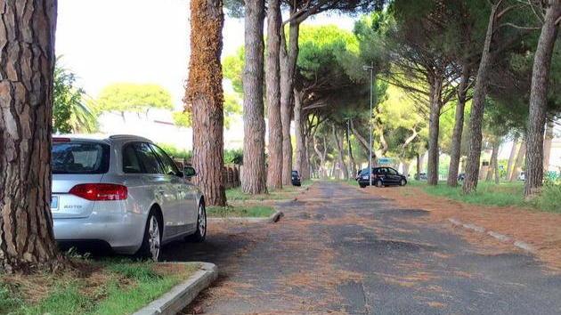 Via Buozzi colma di dossi e buche