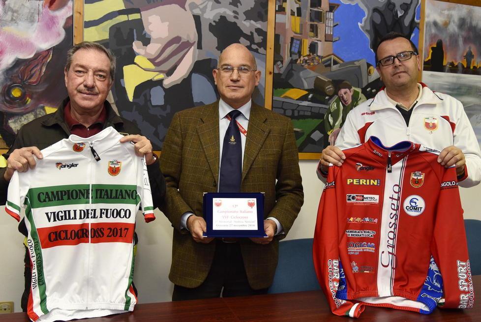 Vigili del fuoco in sella per ricordare Nencini 