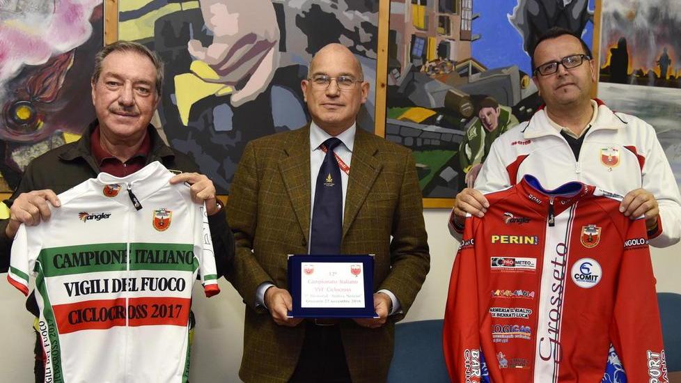 Vigili del fuoco in sella per ricordare Nencini