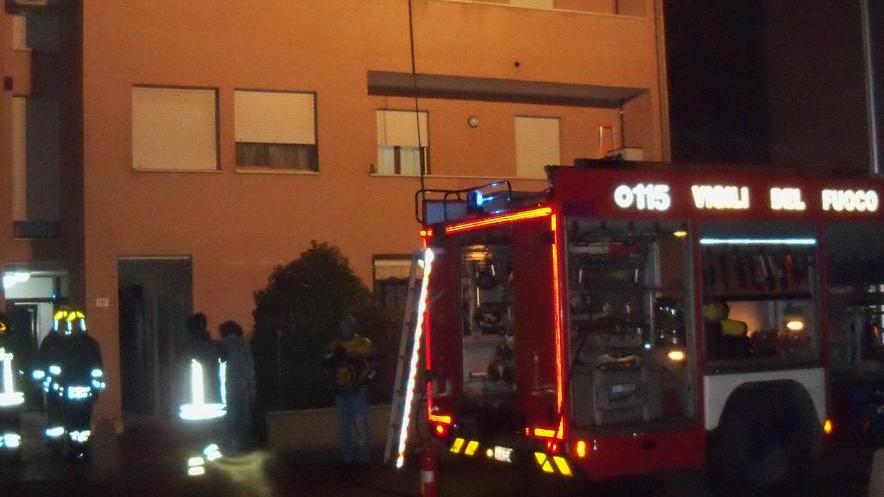Rogo in palazzina: un’intossicata
