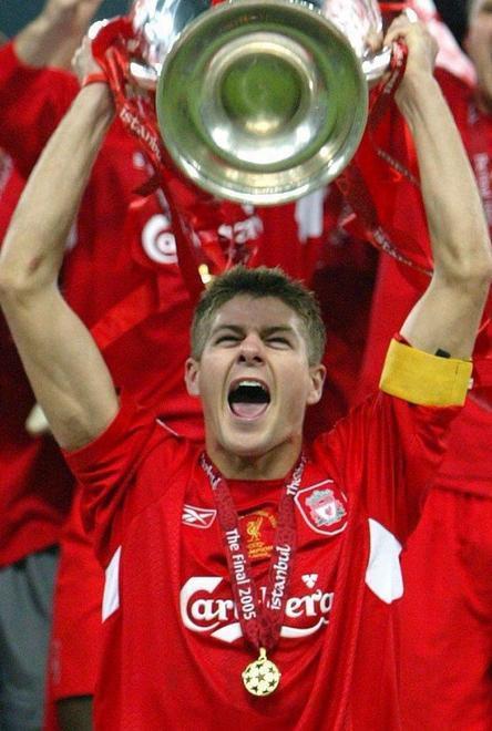 Gerrard dice addio La stella del Liverpool farà il manager