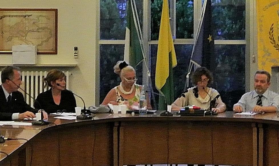È scontro sul consiglio «Seduta da annullare»