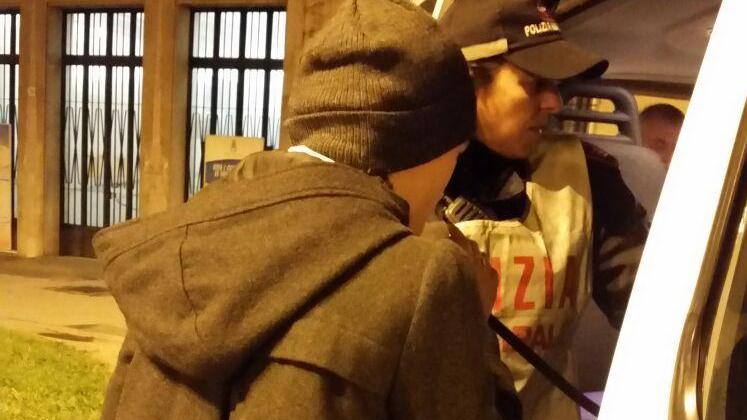 Controlli con gli etilometri l'altra sera in piazza del Municipio