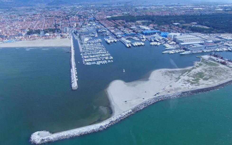 Viabilità e servizi: le imprese bocciano il porto di Viareggio 