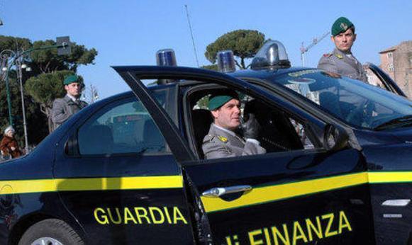 Fermato con la droga, a casa ha un fucile
