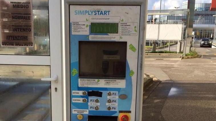 Quinto furto all’Auto Parco «Danni per diecimila euro»