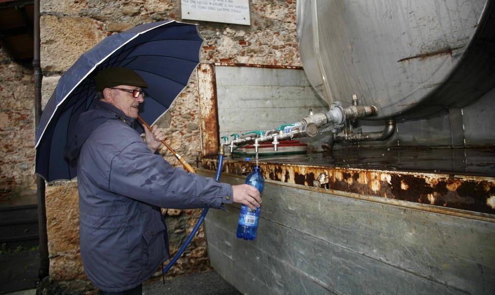 Domani rubinetti a secco in centro 