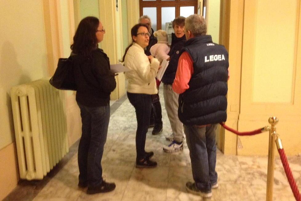 «Non pagate con bollettini in bianco o online»