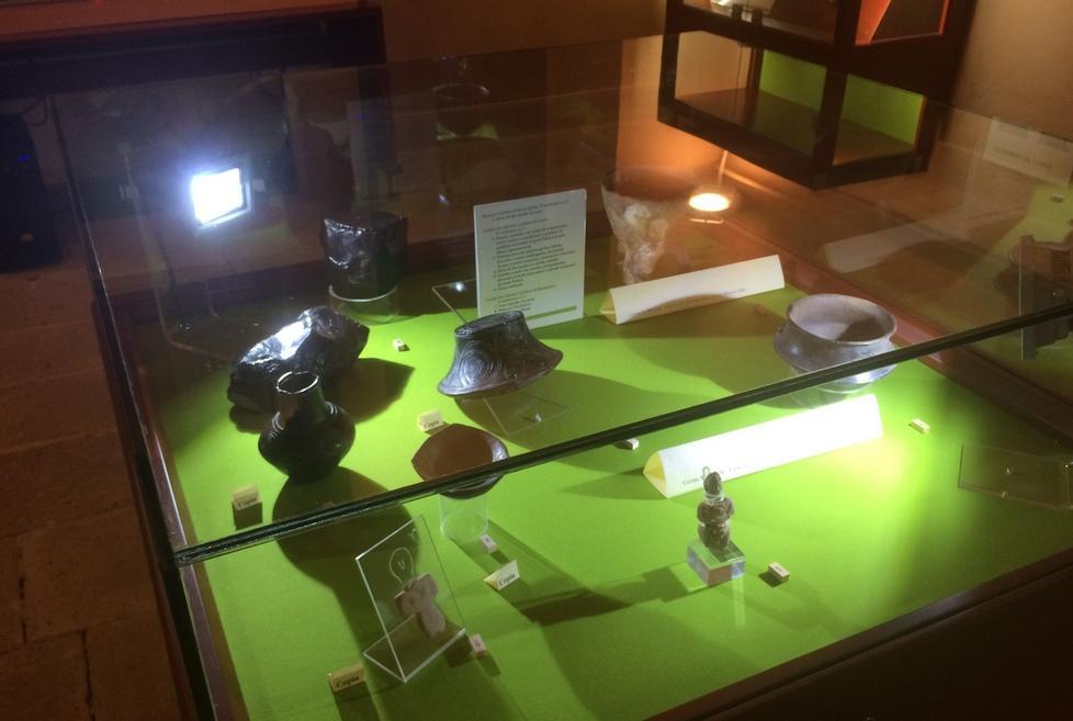 “Vietato non toccare” i reperti in esposizione