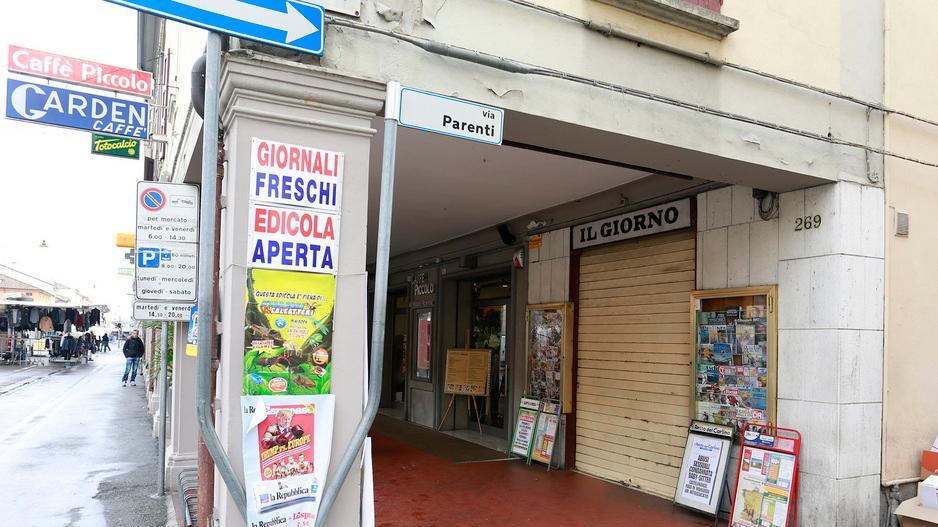 Predoni all’edicola rubano i giocattoli