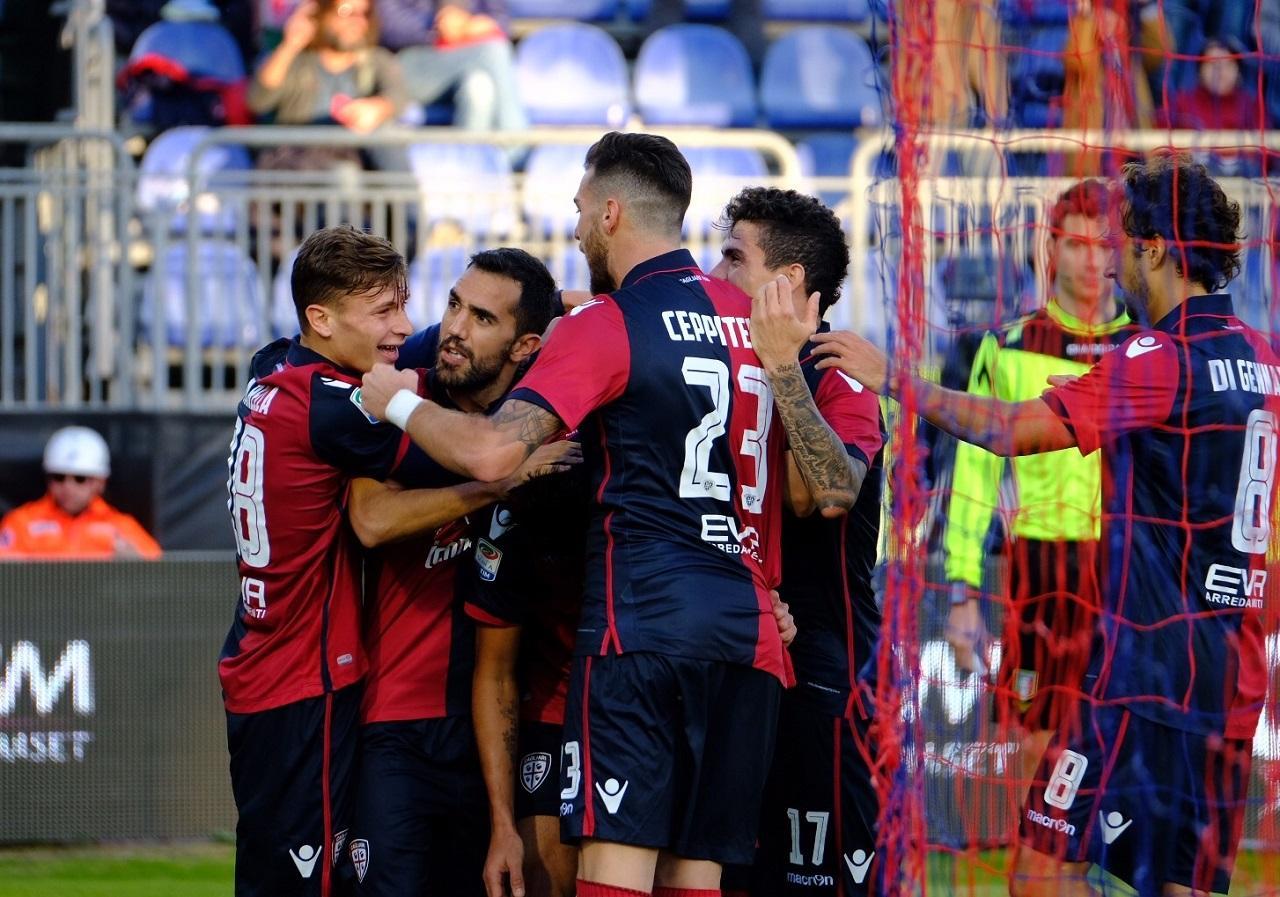 Sau festeggiato dopo il gol del 2-1 all'Udinese (foto Rosas)