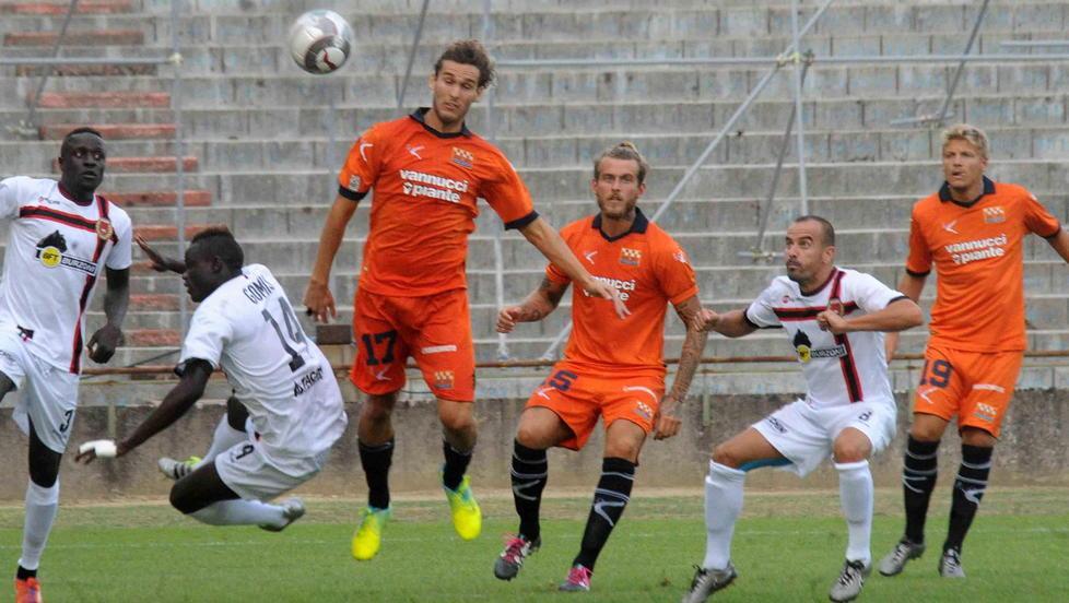 Un'azione di gioco degli arancioni (Foto Gori)