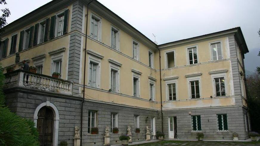 Montignoso, i 5 Stelle: pignoramento in Comune