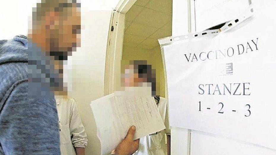 «Abbiamo paura», in fila con i 300 del “Vaccino day” contro la meningite