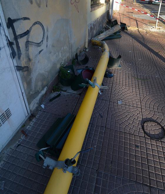 Semaforo abbattuto la polizia municipale visiona le telecamere