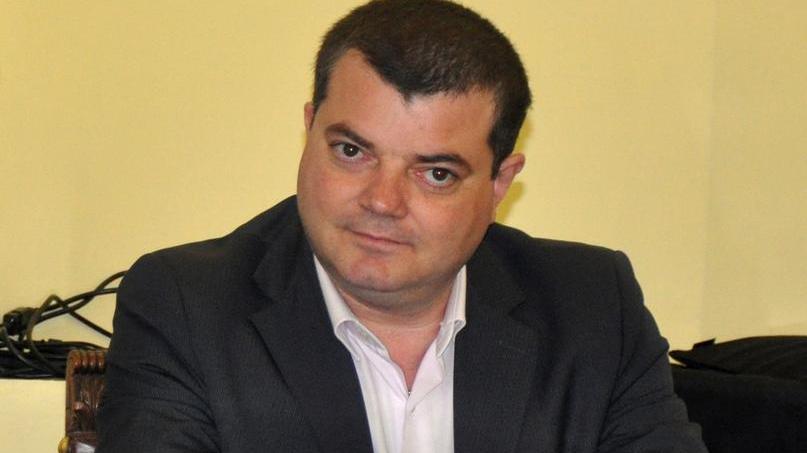 Ecco i defibrillatori per il centro storico, li usano i negozianti