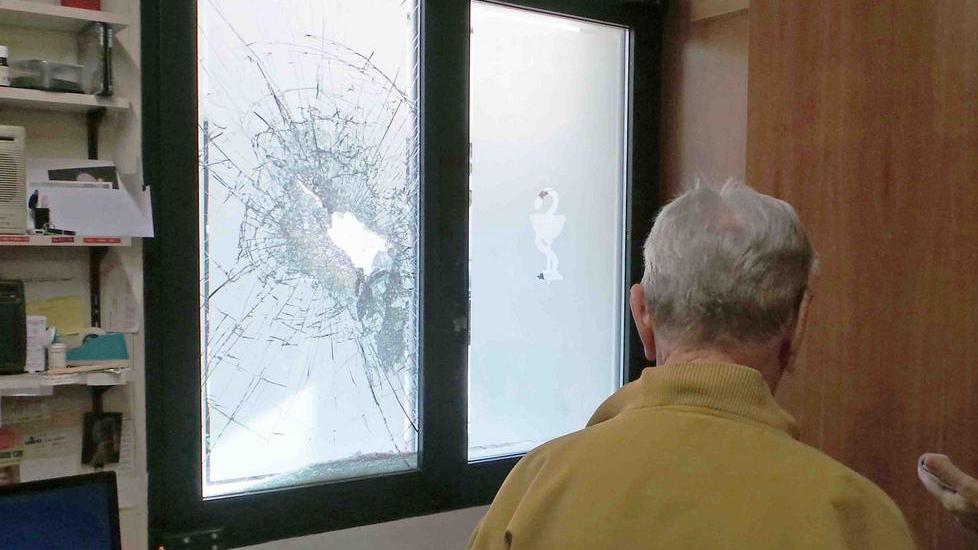 Colpo in farmacia, aggressione evitata