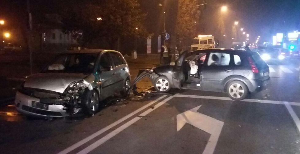 Incidente tra auto: bimbo grave 