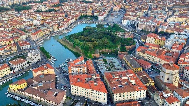 La città vista dall'alto: la zona attorno alla Fortezza Nuova (Muzzi)