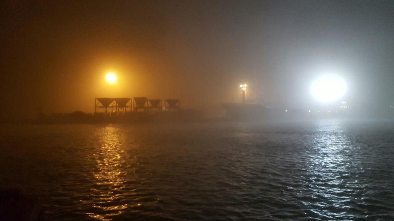 Nebbia nel porto di Livorno