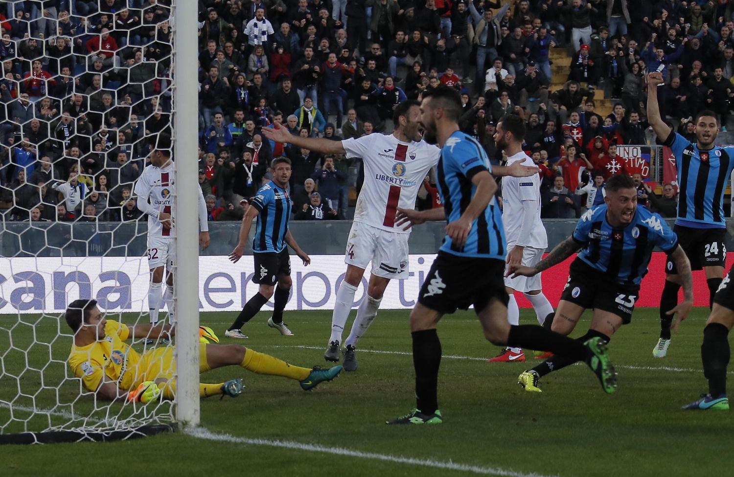 Eusepi dopo il gol al Trapani (foto Muzzi)