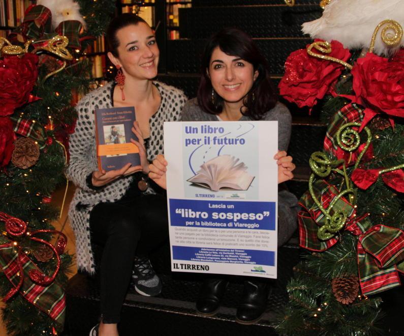 Mariaserena e Silvia della libreria La Vela di Viareggio (foto Ciurca/Paglianti)