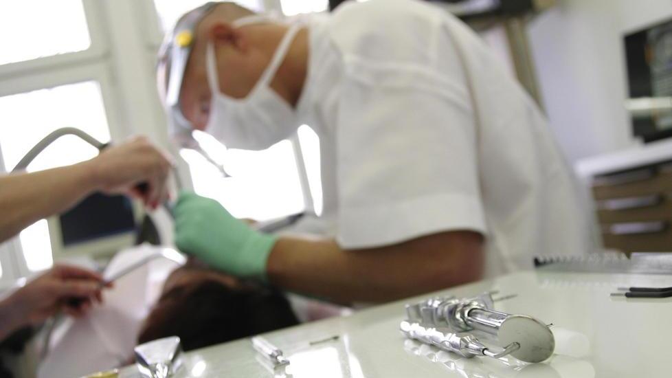 Il dentista entra nelle scuole
