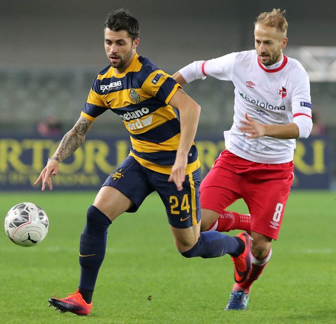 Il Verona torna alla vittoria, Bari ko 