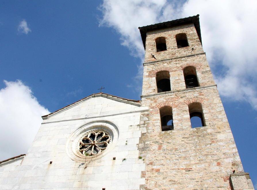 Il Pd al parroco: non chiuda la chiesa di Valdicastello