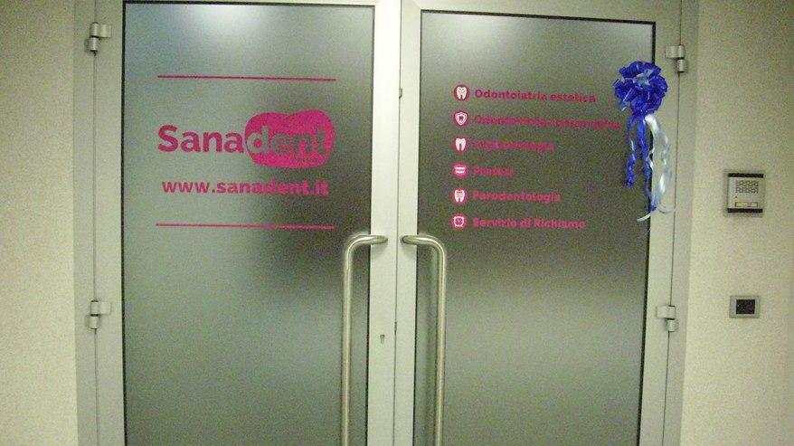 Razzia da 30mila euro alla “Sanadent”