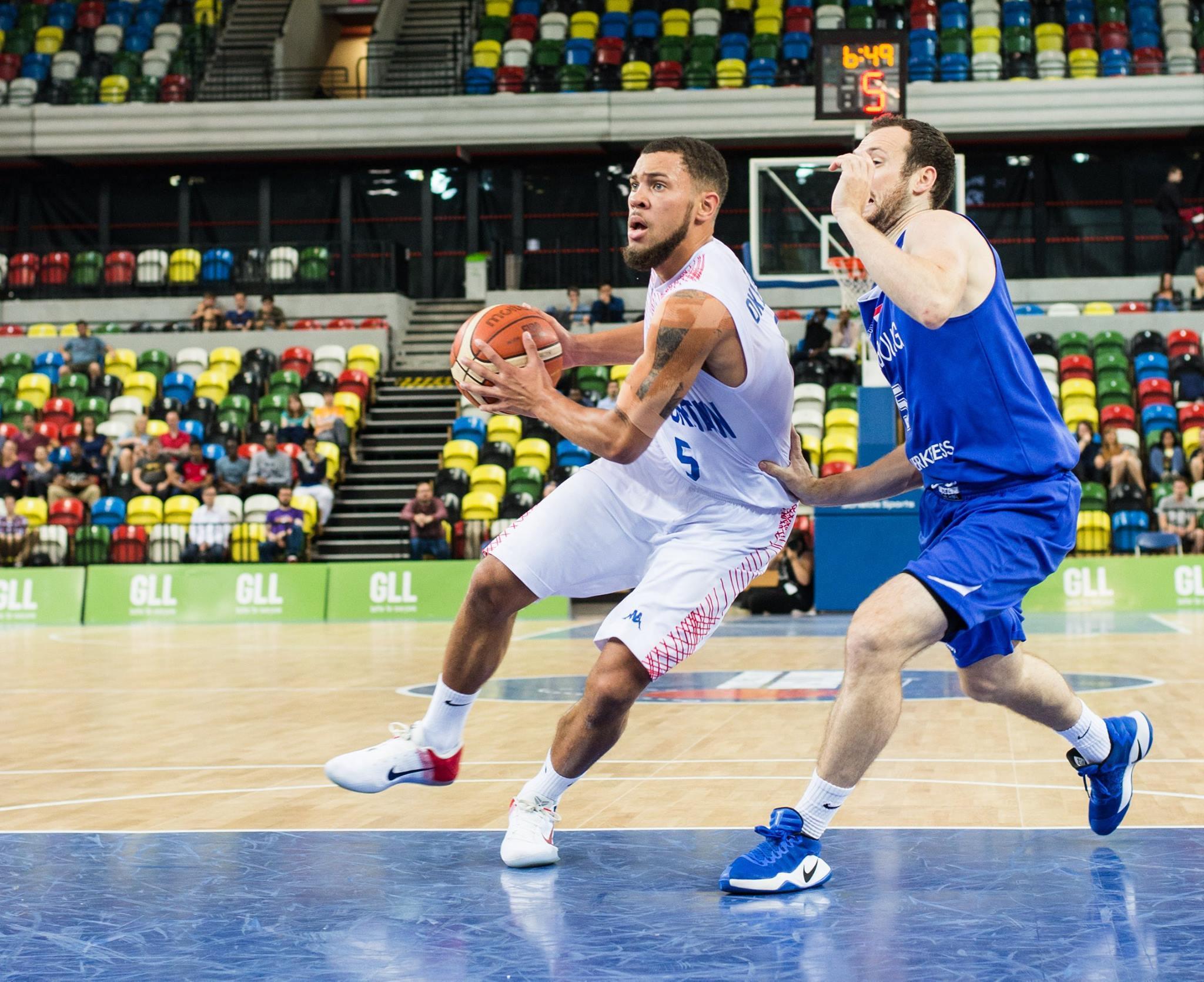 L'inglese Teddy Okereafor in prova alla The Flexx Pistoia Basket