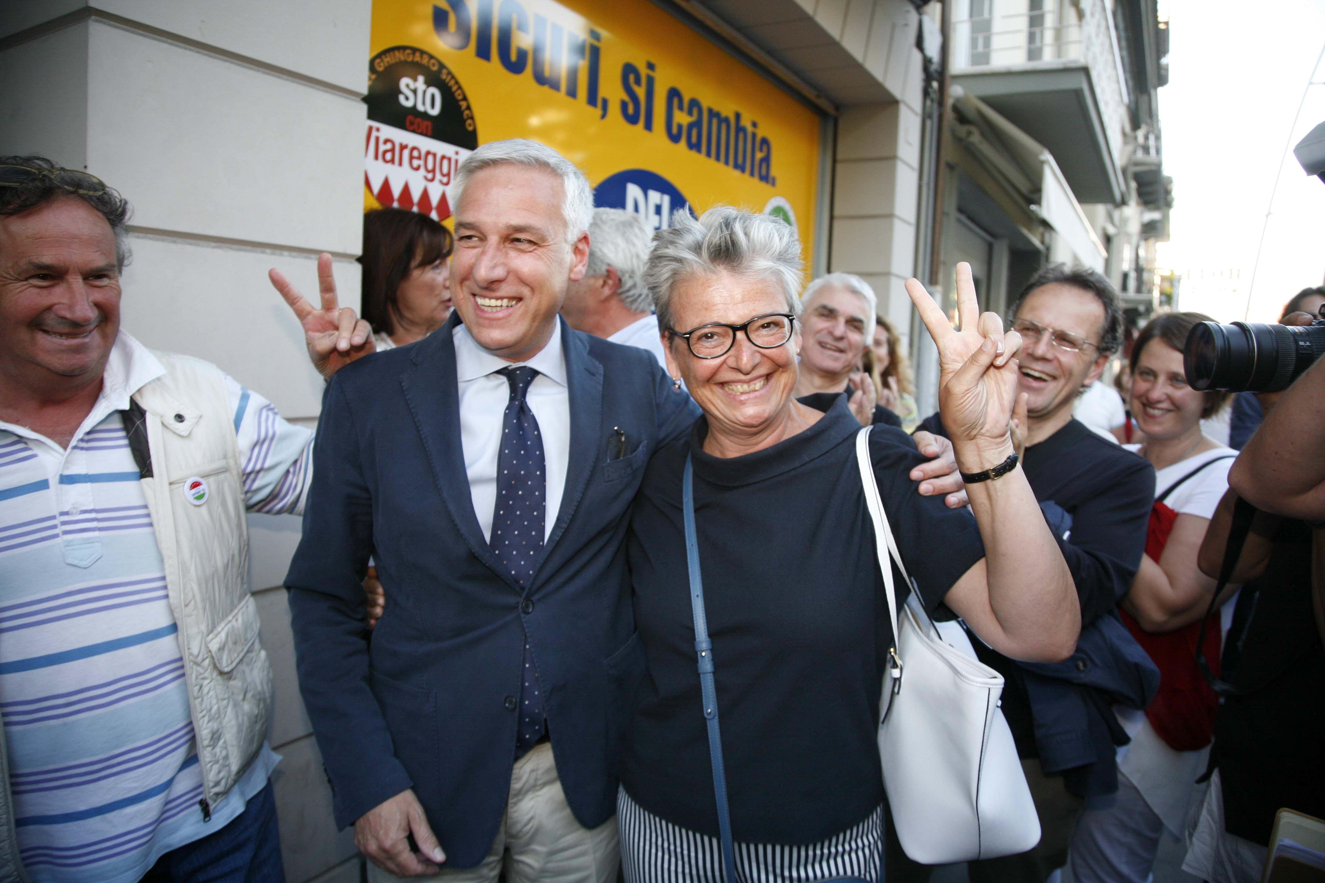Rossella Martina con Giorgio Del Ghingaro dopo la vittoria delle elezioni