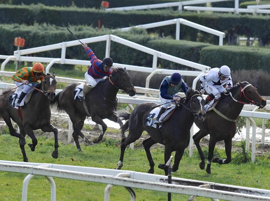 Al Casalone spettacolo con tris e cross country 