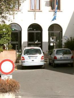 Gli uffici in via dei Lavoratori
