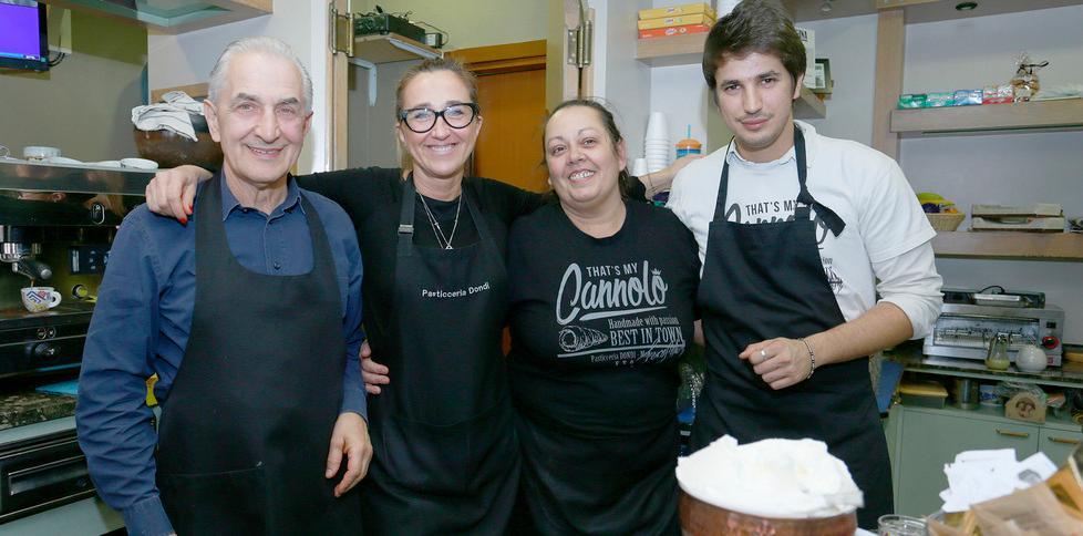 Modena, Bar Pasticceria Dondi ripartito dopo lo schianto 