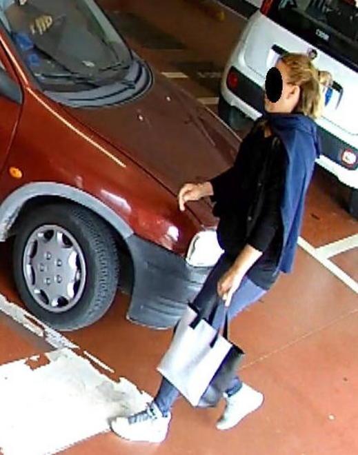 Arrestata con madre e zia per i furti sulle auto alla Coop 