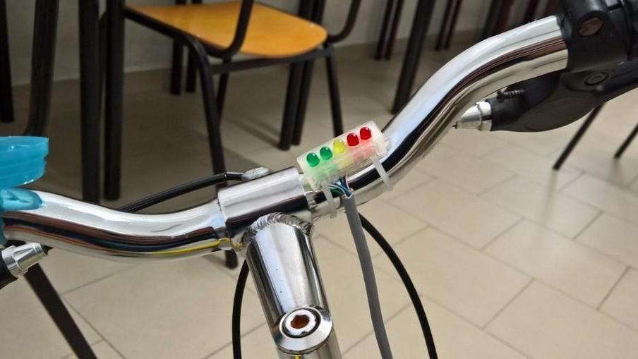 I dispositivi degli studenti per salvare ciclisti e centauri