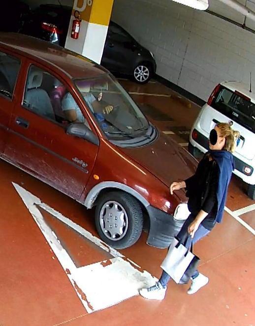 Rubavano sulle auto Arrestate tre donne, una denunciata 