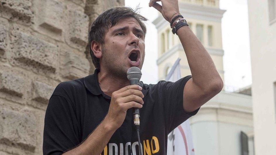 M5s, oggi il treno tour con Di Battista I militanti sognano la sorpresa Grillo