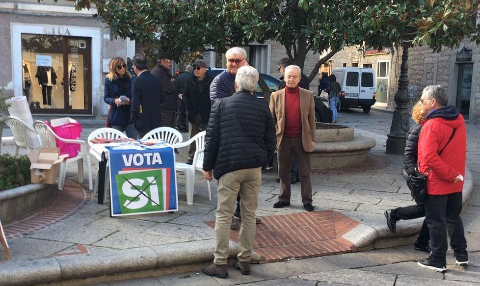 Banchetti e riunioni, oggi arriva Soru