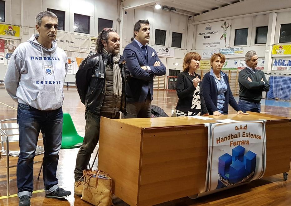 Scoppia la guerra della pallamano «Estense sfrattata» 