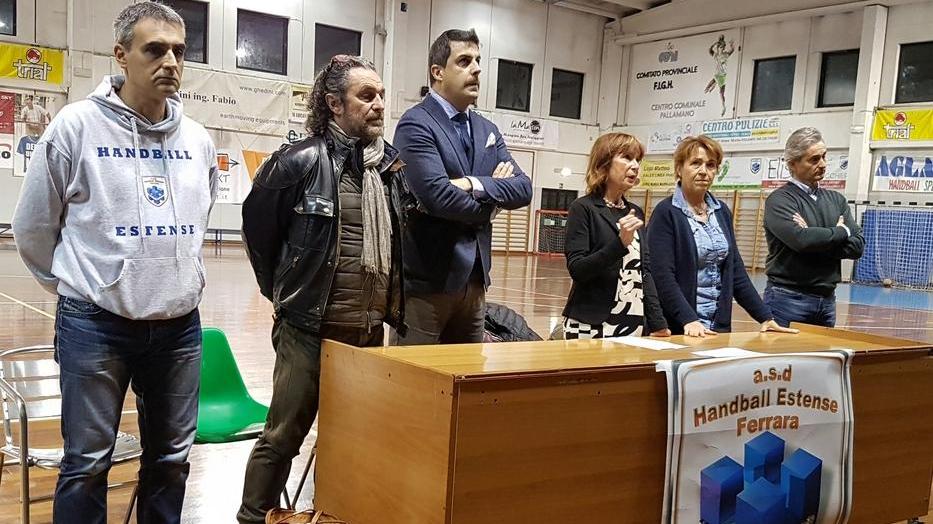 Scoppia la guerra della pallamano «Estense sfrattata»