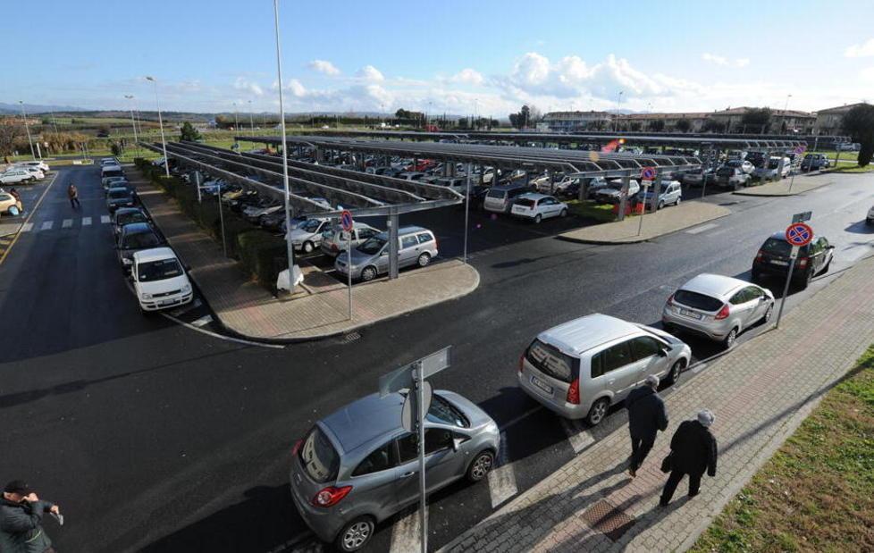 Il parcheggio dell'ospedale di Cecina